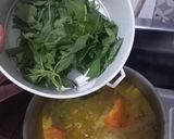 Foto langkah ke 4 dari resep Ayam Kuah Kuning.