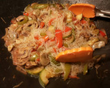 Foto del paso 9 de la receta: Salteado de verduras con fideos de arroz, al estilo asiático