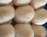 Foto del paso 3 de la receta: Champiñones Salteados con ajo, cebolla y soja dulce