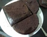 A picture of step 5 of Anniversary chocolate vanila cake.