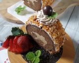 Foto langkah ke 7 dari resep Mocca Nougat Roll Cake.