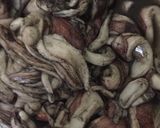 Foto langkah ke 1 dari resep Cumi Hitam Masak Lada Bawang Putih (Cepat, Mudah dan Enak).