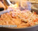 Foto langkah ke 6 dari resep Salmon Mentai Rice: Menu Restoran Bikin Di Rumah!.