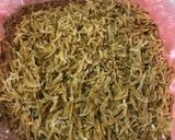 Hình bước làm 1 của món Tép rang khế với thịt ba rọi