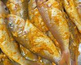 Gambar langkah 2 resipi Kerisi Goreng Halia Bawang Putih.