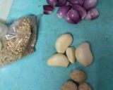 Foto langkah ke 3 dari resep Sayur ikan bawal nyomok kuning cabe ijo (ikan bawal di kuningin).
