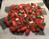 Foto del passaggio 1 della ricetta Spaghettoni con Triglia, Crema di Peperoni Piccante e Datterini Confit