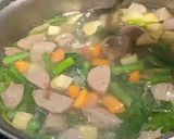 Foto langkah ke 4 dari resep Sop Ayam dan Baso (1206).