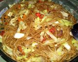 Foto langkah ke 3 dari resep Tumis Bihun Kol Kecap.