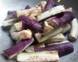 A picture of step 1 of Spicy Brinjal Stir Fry.