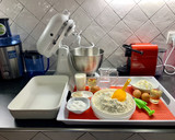 Foto del paso 1 de la receta: Bollos de leche y queso