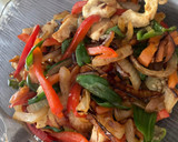 Foto del paso 5 de la receta: Wok de pollo acompañado de fajita