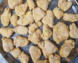 Foto del paso 4 de la receta: Nuggets de pollo con puré de papas y salsa picante