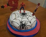 Foto del paso 5 de la receta: Torta de cumpleaños Spider-Man
