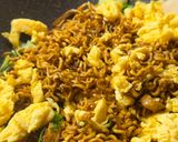 Foto langkah ke 7 dari resep Mie Goreng Kering.