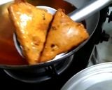 A picture of step 14 of Lauki-Chhupi Leftover Roti Pakodas.