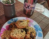 Foto del paso 5 de la receta: Galletitas de avena con pasas y nueces