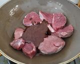 Foto langkah ke 1 dari resep Rendang Praktis Untuk Bekal.
