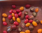 Foto del paso 1 de la receta: Huevos al horno con tomates cherry
