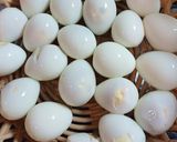 Hình bước làm 2 của món Thịt heo xay trộn giò sống bọc trứng cút sốt nước tương