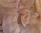 Foto del paso 1 de la receta: Pechugas de pollo en salsa verde