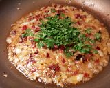 Foto del paso 5 de la receta Revuelto de tomates secos achoados y atún en conservas