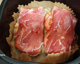 Foto del paso 5 de la receta: Tosta integral de espelta de jamón y queso brie