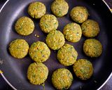 A picture of step 4 of Harabhara Kebab.