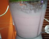 Foto langkah ke 5 dari resep Smoothie Stroberi Oatmeal.