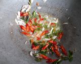 Foto langkah ke 3 dari resep Tumis Buncis Teri Pedas.