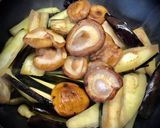 Foto del paso 2 de la receta: Berenjenas con setas shiitake y chia en salsa de coco