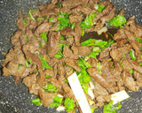 Foto del paso 3 de la receta: Bistec de res con acelga y salsa soya