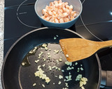 Foto del paso 1 de la receta: Tartar de atún🐟, gambas🦐 y aguacate🥑