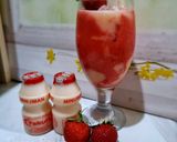 Foto langkah ke 4 dari resep Strawberry Yakult.