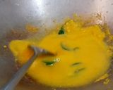 Foto langkah ke 9 dari resep Ikan nila goreng bumbu kuning.