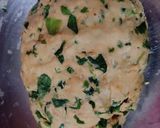 A picture of step 3 of Methi ke thepla (methi paratha).