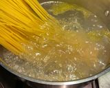 A picture of step 3 of Spaghetti with Chicken Tomato and Spinach.