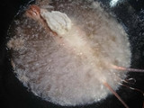 กุ้งมังกรทอดราดซอสเปรี้ยวหวาน