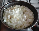 Foto del paso 3 de la receta: Revuelto de calabacín, patata y cebolla