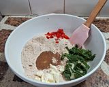 Foto del paso 3 de la receta: Budín semi integral de acelga y morrón rojo