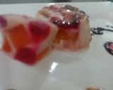 A picture of step 4 of Cathedral window jelly dessert.