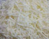 A picture of step 7 of Suji base instant piza.