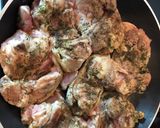 Csőben sült brokkoli, csirkecombbal recept fázis 2 fotója