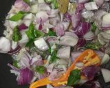 ரோட்டுக்கடை சிக்கன் சால்னா(roadside chicken salna recipe in tamil) ரெசிபி ஸ்டேப் 2 புகைப்படம்