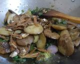 Foto langkah ke 4 dari resep Jengkol Teri Cabai Hijau.