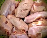 Hình bước làm 1 của món Cánh Gà Nướng Tân Cương