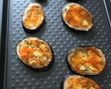 Foto langkah ke 2 dari resep Mini Eggplant pizza.