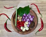 Foto langkah ke 1 dari resep Ayam Panggang Teflon Bumbu Merah.