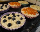 Túrós piskóta gyümölcsökkel recept fázis 2 fotója