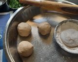 गव्हाच्या पिठाची तंदुरी रोटी (Gavhyachya pithachi tandoori roti recipe in marathi) रेसिपी स्टेप 2 फोटो 